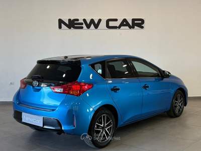 Toyota Auris 1.8 Hybrid Lounge Blu/Azzurro usata Caresanablot