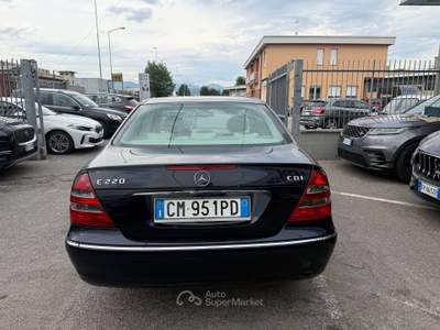 Mercedes-Benz Classe E Berlina cdi Elegance Blu/Azzurro usata Lallio