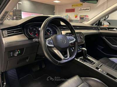 Volkswagen Passat Passat Variant 2.0 TDI SCR 200 CV DSG R-LINE Nero usata Moncalieri