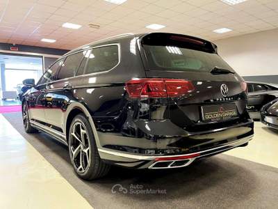 Volkswagen Passat Passat Variant 2.0 TDI SCR 200 CV DSG R-LINE Nero usata Moncalieri