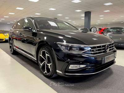 Volkswagen Passat Passat Variant 2.0 TDI SCR 200 CV DSG R-LINE Nero usata Moncalieri