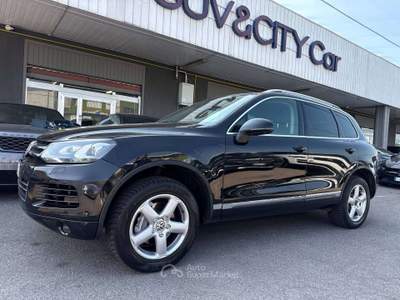 Volkswagen Touareg 3.0 V6 tdi  204cv tiptronic Nero usata Lallio