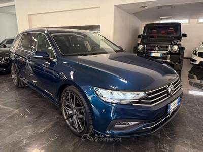 Volkswagen Passat 1.6 TDI SCR DSG Business BMT Blu/Azzurro usata Villa Carcina