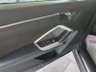 Audi Q3 40 2.0 TDI Identity Black edition quattro 200cv s-tronic Grigio usata Dubino