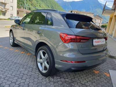 Audi Q3 40 2.0 TDI Identity Black edition quattro 200cv s-tronic Grigio usata Dubino