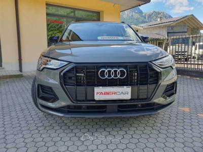 Audi Q3 40 2.0 TDI Identity Black edition quattro 200cv s-tronic Grigio usata Dubino