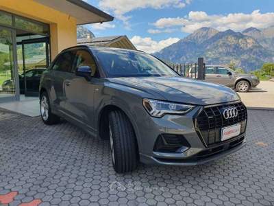 Audi Q3 40 2.0 TDI Identity Black edition quattro 200cv s-tronic Grigio usata Dubino