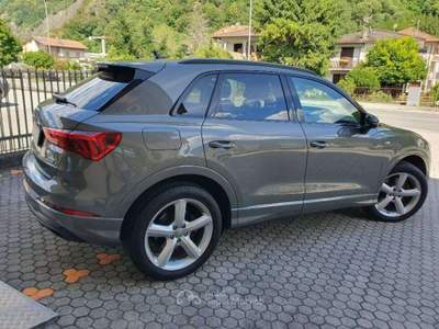 Audi Q3 40 2.0 TDI Identity Black edition quattro 200cv s-tronic Grigio usata Dubino