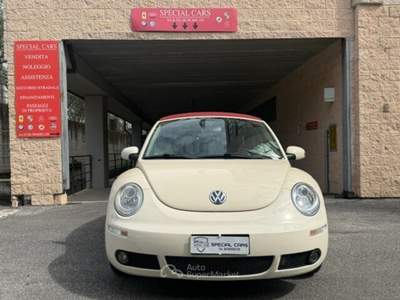 Volkswagen New Beetle 1.9 TDI 105 cv. Cabrio Limited Red Edition Beige usata Formello
