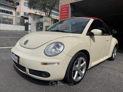 Volkswagen New Beetle 1.9 TDI 105 cv. Cabrio Limited Red Edition Beige usata Formello
