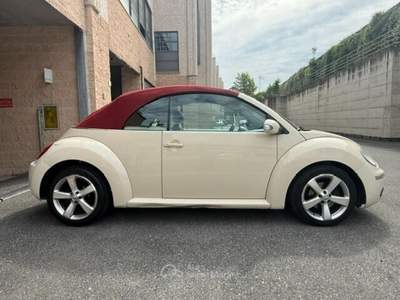 Volkswagen New Beetle 1.9 TDI 105 cv. Cabrio Limited Red Edition Beige usata Formello