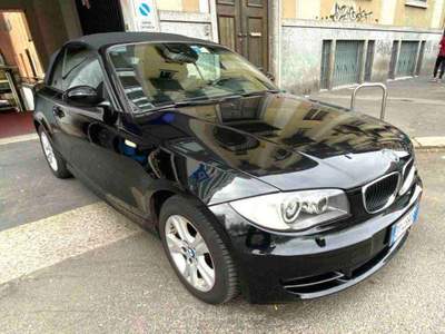 BMW Serie 1 120d 120 Cabrio 120d Cabrio Futura automatica navigatore Nero usata Milano