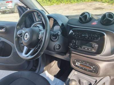 Smart ForTwo Fortwo III 2015 1.0 Youngster 71cv twinamic my18 Bianco usata Dello