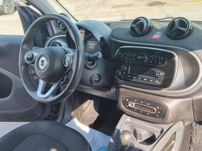 Smart ForTwo Fortwo III 2015 1.0 Youngster 71cv twinamic my18 Bianco usata Dello
