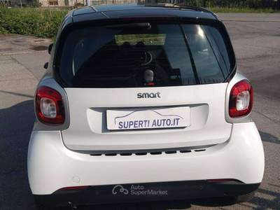Smart ForTwo Fortwo III 2015 1.0 Youngster 71cv twinamic my18 Bianco usata Dello