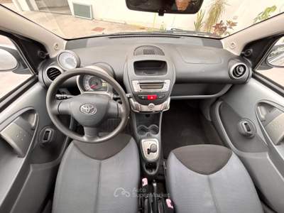 Toyota Aygo TOYOTA AYGO CAMBIO AUTOMATICO Argento usata Montesarchio
