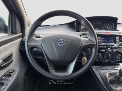 Lancia Ypsilon Ypsilon 1.0 FireFly 5 porte S&S Hybrid Silver Nero usata Milano