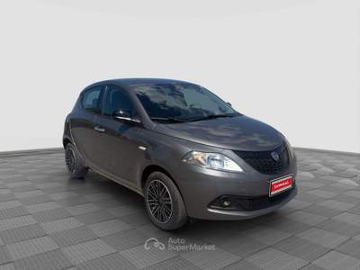 Lancia Ypsilon Ypsilon 1.0 FireFly 5 porte S&S Hybrid Silver Grigio usata Milano