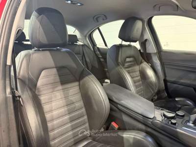 Alfa Romeo Giulia 2.2 Turbodiesel 210CV AT8 AWD Q4 Veloce PREZZO REA Rosso usata San Biagio di Callalta