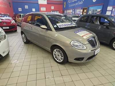 Lancia Ypsilon 8v ModaMilano Neo Patentati Beige usata Fino Mornasco