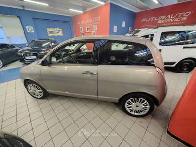 Lancia Ypsilon 8v ModaMilano Neo Patentati Beige usata Fino Mornasco
