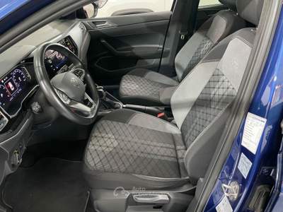 Volkswagen Taigo DSG R-Line Black Telec. Blu/Azzurro usata Gozzano