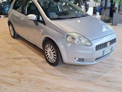 Fiat Grande Punto Grande Punto 1.4 5 porte Dynamic Argento usata Piacenza