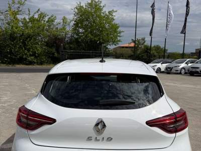 Renault Clio Clio V 2019 1.5 blue dci Business 100cv Bianco usata Civita Castellana