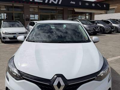 Renault Clio Clio V 2019 1.5 blue dci Business 100cv Bianco usata Civita Castellana