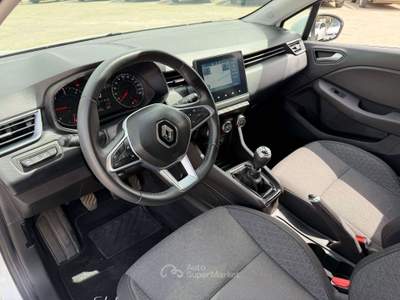 Renault Clio Clio V 2019 1.5 blue dci Business 100cv Bianco usata Civita Castellana