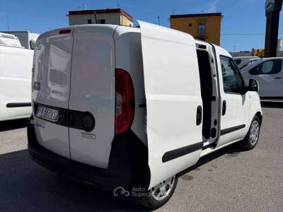 Fiat Doblò 1.6mjt 105cv FURGONE Bianco usata Salerno