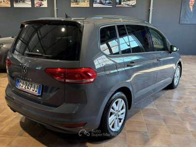 Volkswagen Touran 2.0tdi 150cv AUTOMATICA Grigio usata Salerno