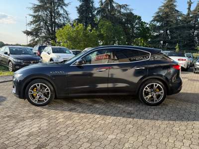 Maserati Levante Diesel AWD Granlusso Grigio usata Calestano