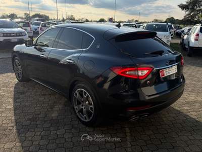 Maserati Levante Diesel AWD Granlusso Grigio usata Calestano