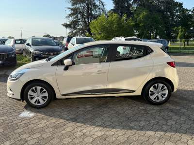 Renault Clio 5 porte Zen Beige usata Calestano