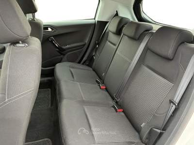 Peugeot 208 5p 1.6 bluehdi Allure 100cv Bianco usata Pistoia