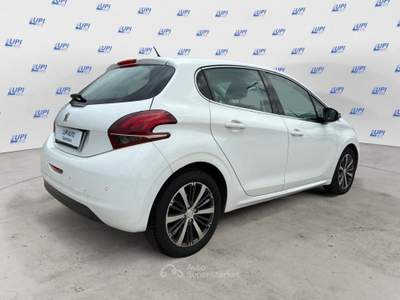Peugeot 208 5p 1.6 bluehdi Allure 100cv Bianco usata Pistoia