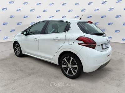 Peugeot 208 5p 1.6 bluehdi Allure 100cv Bianco usata Pistoia