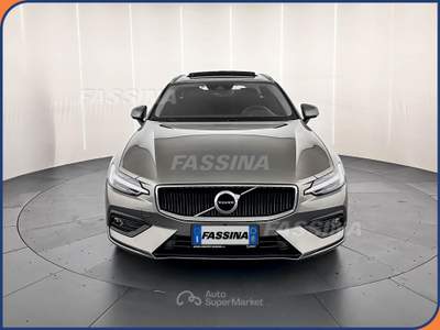 Volvo V60 V60 2.0 b3 Momentum Business Pro auto 8m my21 Marrone usata Milano