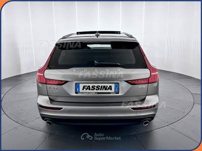 Volvo V60 V60 2.0 b3 Momentum Business Pro auto 8m my21 Marrone usata Milano
