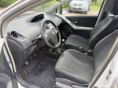 Toyota Yaris Yaris 5p 1.4 d-4d Sol - UNICO PROPRIETARIO Argento usata Faenza