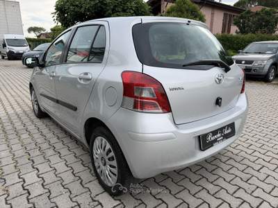 Toyota Yaris Yaris 5p 1.4 d-4d Sol - UNICO PROPRIETARIO Argento usata Faenza
