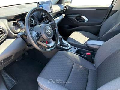 Toyota Yaris Hybrid Trend MY22 Argento usata Varese