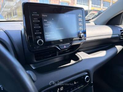 Toyota Yaris Hybrid Trend MY22 Argento usata Varese