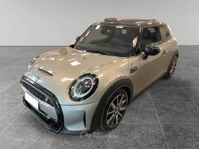 MINI Cooper Mini 3p 2.0 Cooper S Essential Trim auto + Tetto Apribile Argento usata Varedo MINI Cooper Mini 3p 2.0 Cooper S Essential Trim auto + Tetto Apribile Argento usata Varedo