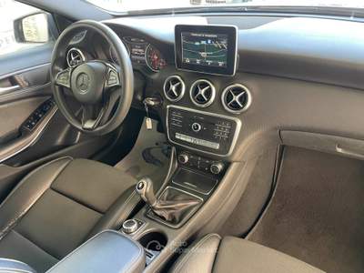 Mercedes-Benz Classe A A 160 d Sport Grigio usata Acerra