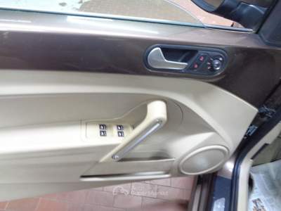 Volkswagen Maggiolino Cabrio 2.0 TDI Design BlueMotion Technology Bronzo usata Torino