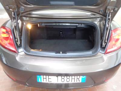 Volkswagen Maggiolino Cabrio 2.0 TDI Design BlueMotion Technology Bronzo usata Torino