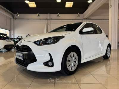 Toyota Yaris 1.0 5 porte Active PREZZO REALE OK NEOPATENTATI Bianco usata Cortemaggiore