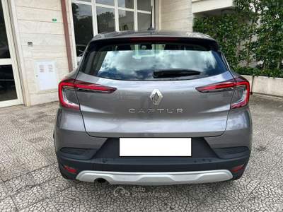 Renault Captur 1.5 Blue dCi 115 CV EDC Grigio usata Alberobello